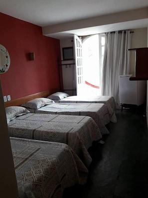 Minibar, free WiFi, bed sheets