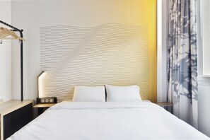 Escritorio, sistema de insonorización, ropa de cama