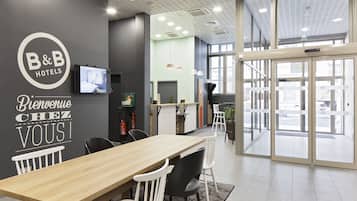 Coin salon dans le hall