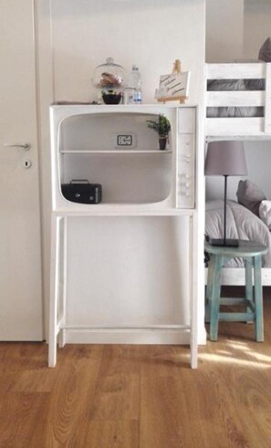 ห้องสแตนดาร์ดสำหรับสี่ท่าน | เครื่องนอนระดับพรีเมียม, ตู้นิรภัยในห้องพัก