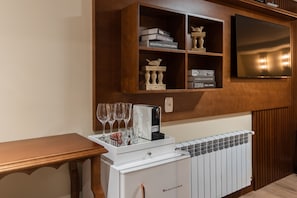 Honeymoon Suite | 1 bedroom, premium bedding, minibar, in-room safe
