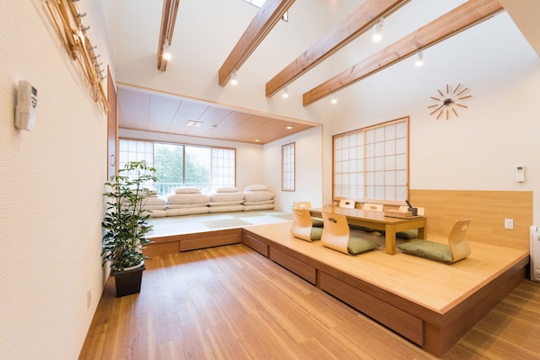 Laptop workspace, free WiFi, bed sheets