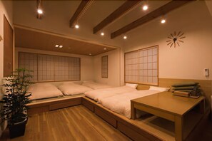 Espacio para trabajar con laptop, wifi gratis y ropa de cama 