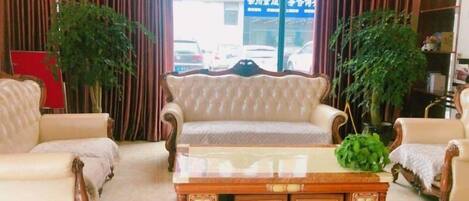 Coin salon dans le hall