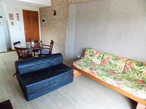 Comfort Apartment, 1 Bedroom, Lanai, Sea Facing | In-room dining - Veleiros da Ilha (Guarujá)