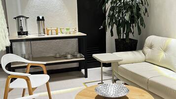 Área de estar no saguão