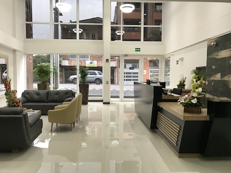 Lobby sitting area. Arame Hotel