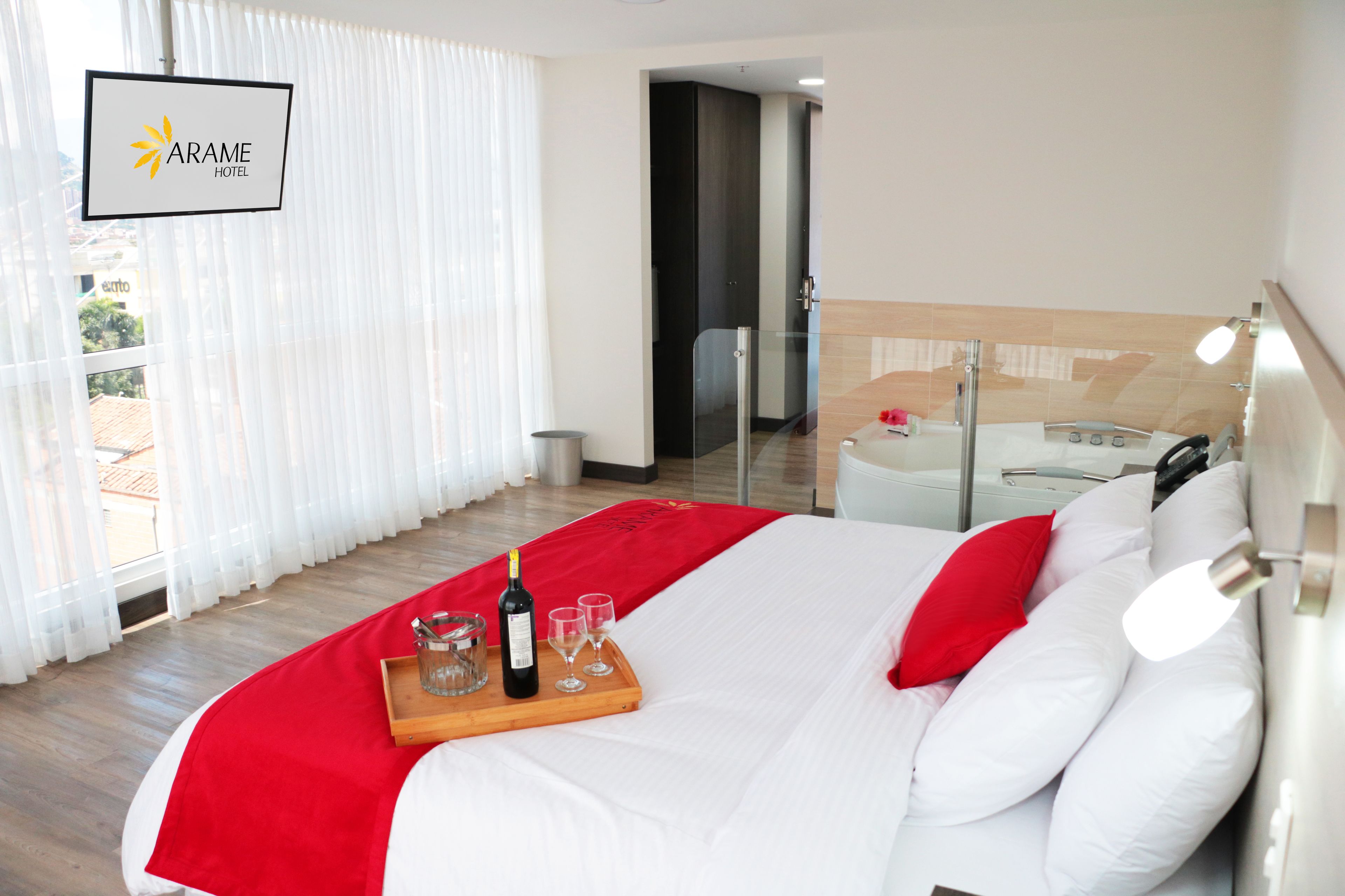 Superior Room, 1 King Bed, Jetted Tub, City View | Premium bedding, minibar, in-room safe, desk