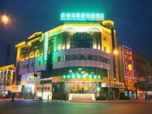 Front of property - evening/night - GreenTree Inn Suzhou Zhangjiagang Daxin Town Pingbei Road Express Hotel (Suzhou)
