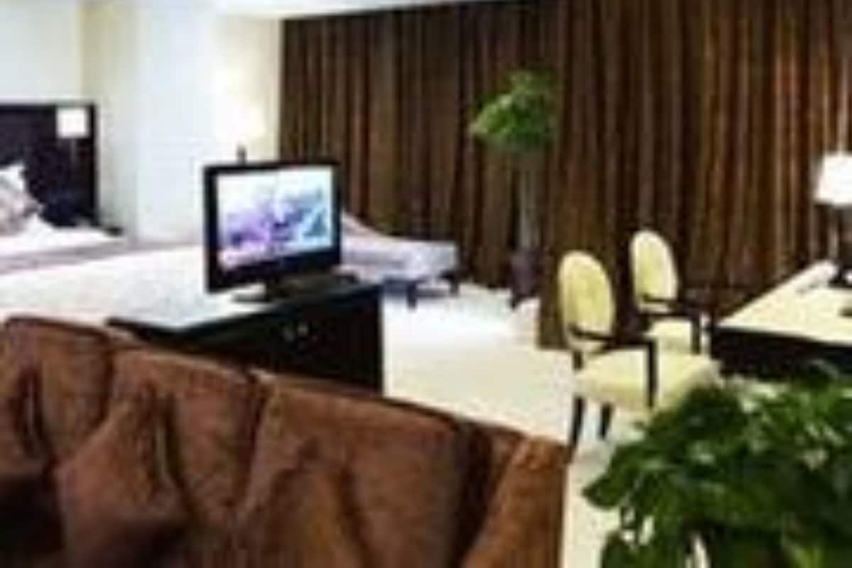 Suíte empresarial | Frigobar, cofres nos quartos, escrivaninha, cortinas blackout