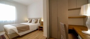 Couette en duvet, minibar, coffre-fort, bureau