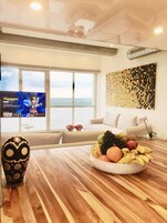 Appartement Majestueux, 2 chambres, vue fleuve | Cuisine privée | Grand réfrigérateur, micro-ondes, four, plaque de cuisson