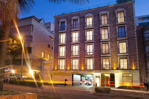 숙박 시설 정면