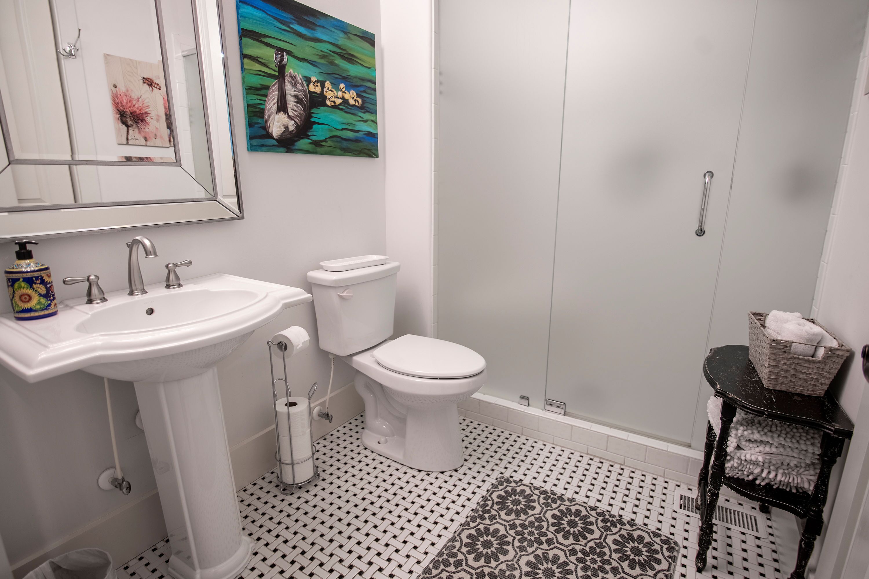 standard house, multiple beds, non smoking (lake house) | bathroom | combined shower/bathtub, deep-soaking bathtub, free toiletries