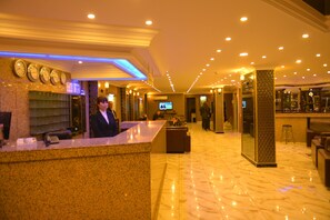Coin salon dans le hall