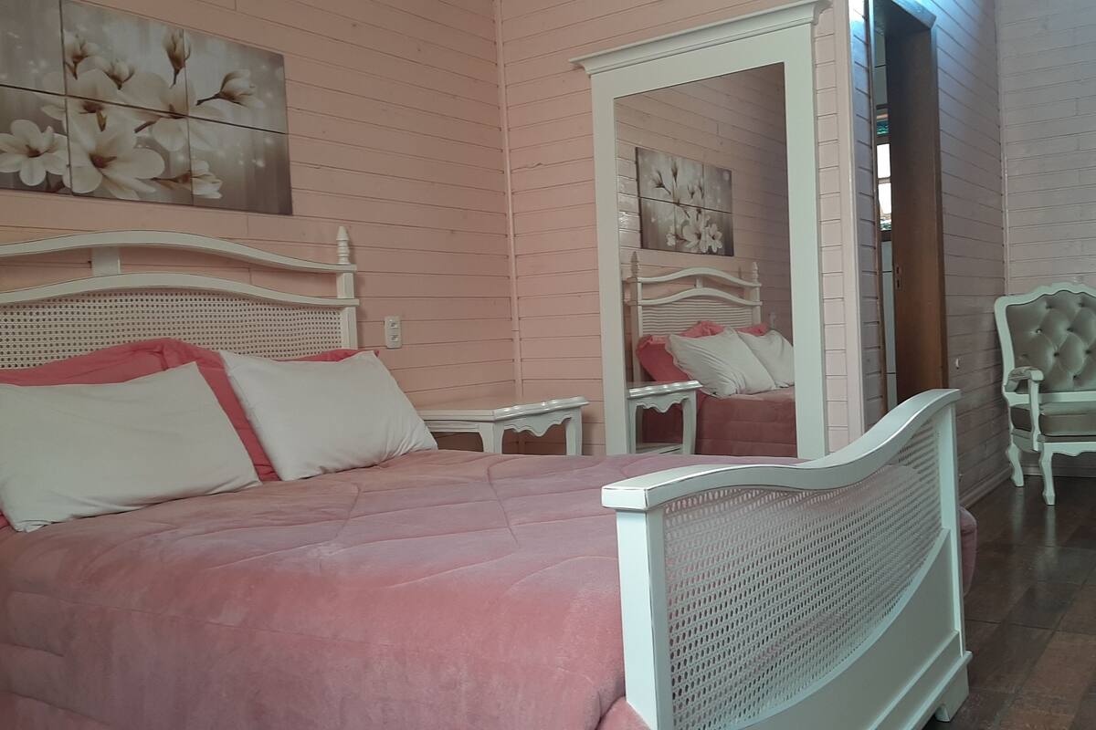 Minibar, iron/ironing board, cots/infant beds, free WiFi
