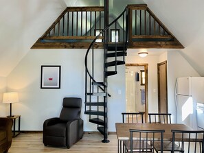 Flat-screen TV - Calm Waters Cabin Resort (Branson)