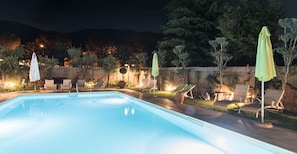 Piscina externa sazonal