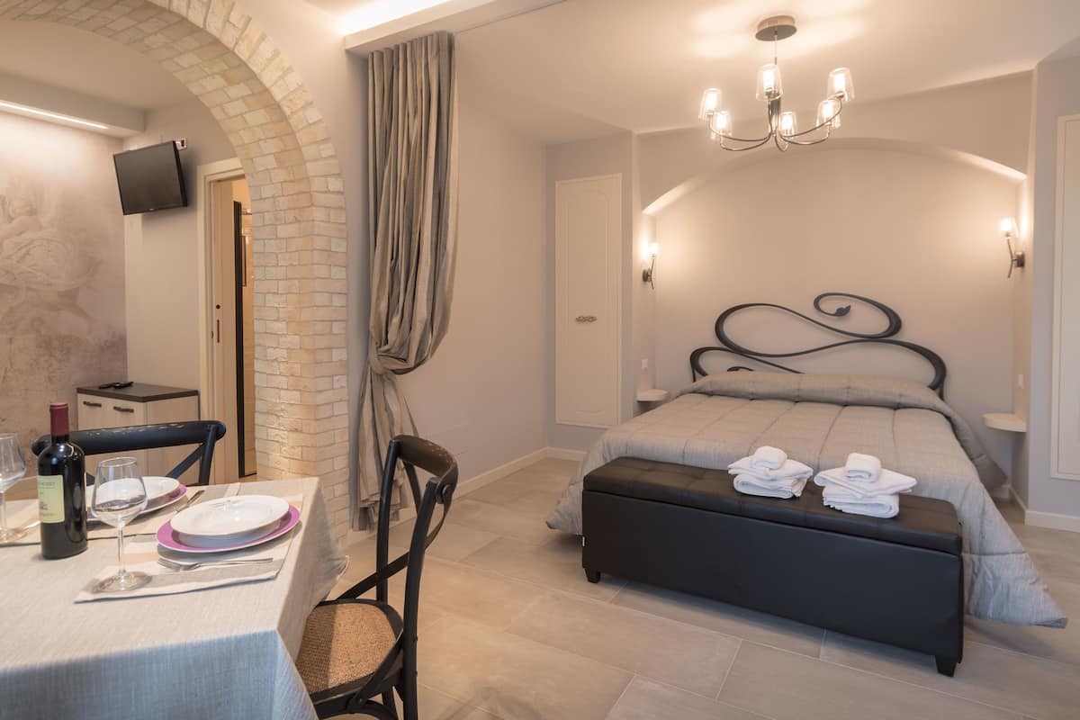 Deluxe Apartment, 1 Bedroom, Kitchen, Courtyard View (Michael) | 1 bedroom, premium bedding, down duvets, in-room safe