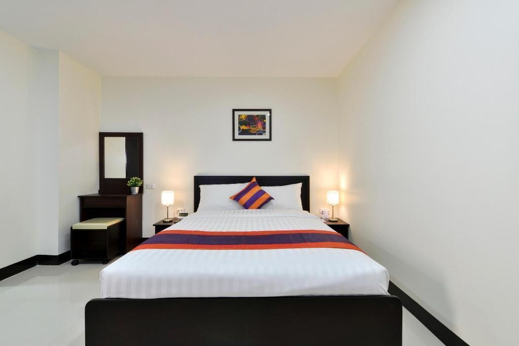 In-room safe, blackout curtains, free WiFi, bed sheets