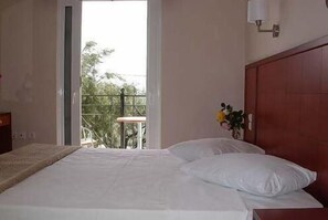 Classic Studio, Sea View | 1 bedroom, iron/ironing board, free WiFi