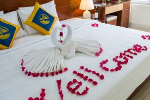 Deluxe Double or Twin Room (Natural View) - Cannon Fort Cat Ba Hotel (Hai Phong)