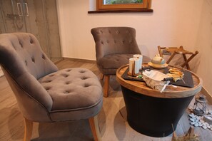 Bastu, kroppsbehandlingar, kroppsskrubb och ansiktsbehandlingar