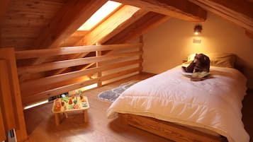 Deluxe Double Room (Mountain Bike) | Meja, langsir/tirai gelap terus, kalis bunyi, seterika/papan seterika