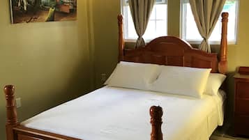 Exclusive Studio Suite, 1 Queen Bed, Kitchen, Ocean View | Pillow-top beds, desk, blackout curtains, soundproofing