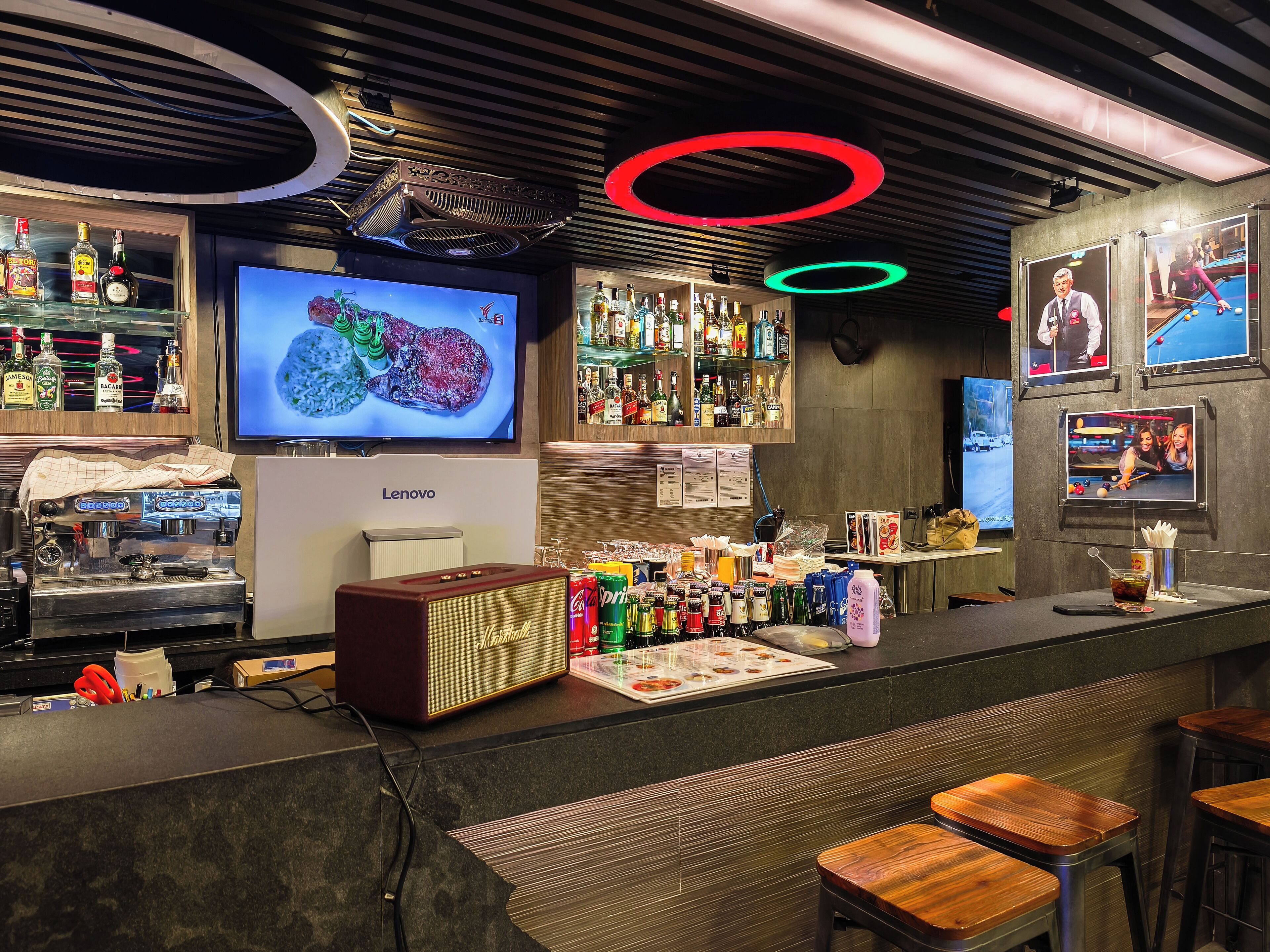 Bar (en la propiedad)