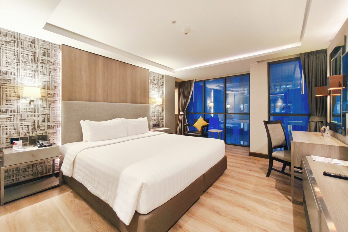 One-Bedroom Double Exective