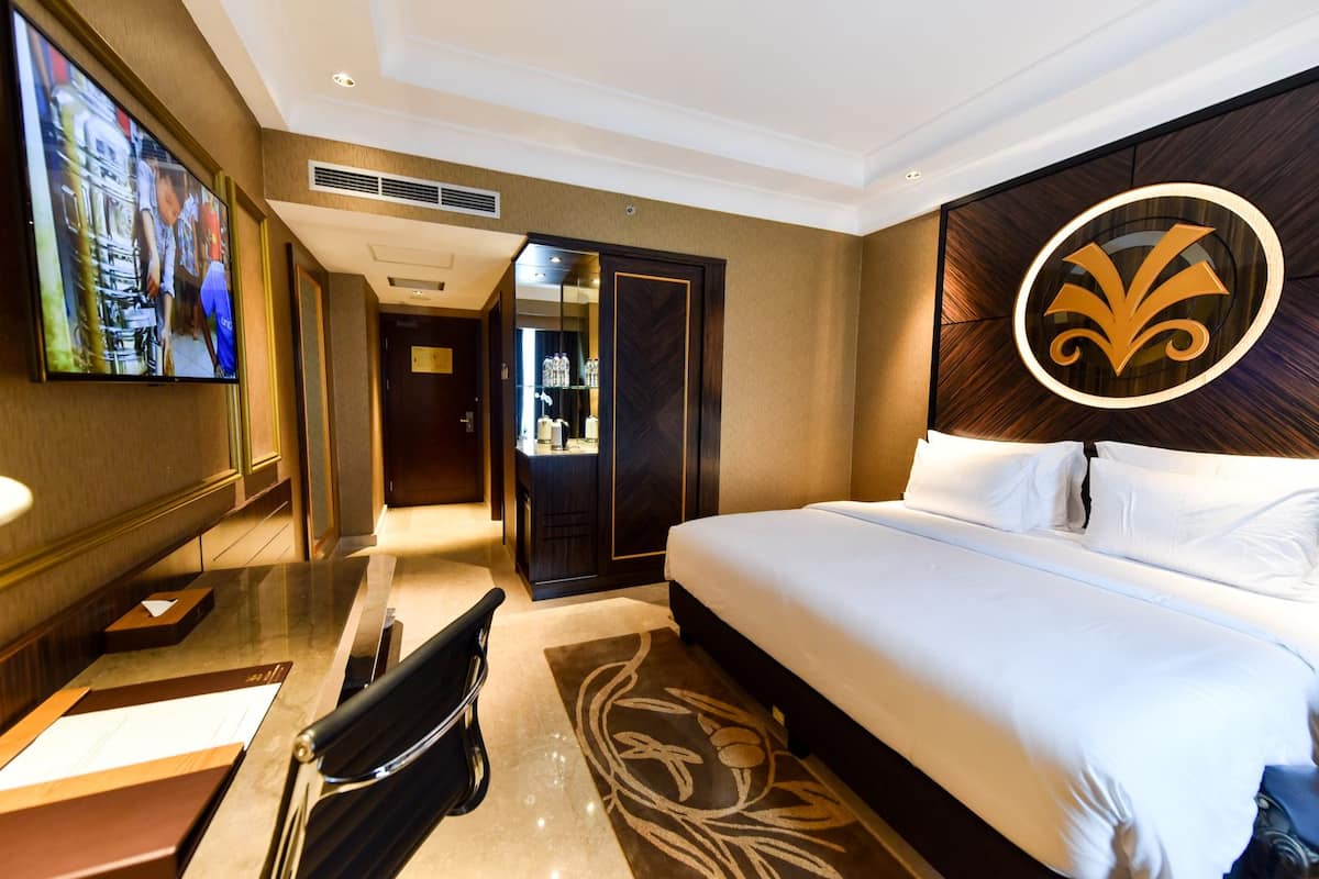 Kamar Premier, 1 Tempat Tidur King | 1 kamar tidur, seprai premium, minibar, dan brankas