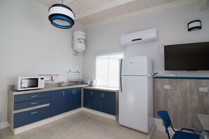Premium Apartment (Azul) | Private kitchen | Fridge, microwave, coffee/tea maker, toaster - Colores Rio Cuarto (Rio Cuarto)
