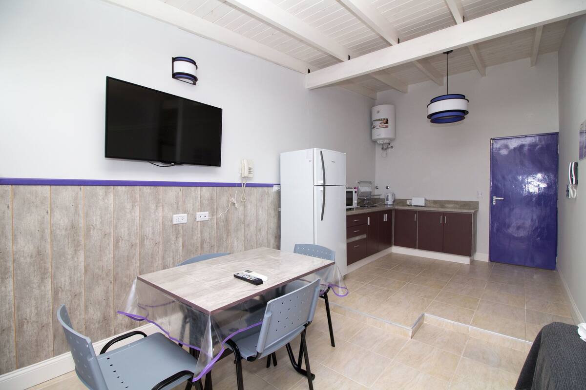 Premium-studio, 1 makuuhuone (Violeta) | Ruokailu omassa huoneessa
