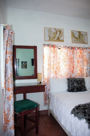 Double Room | 1 bedroom, in-room safe, desk, free WiFi