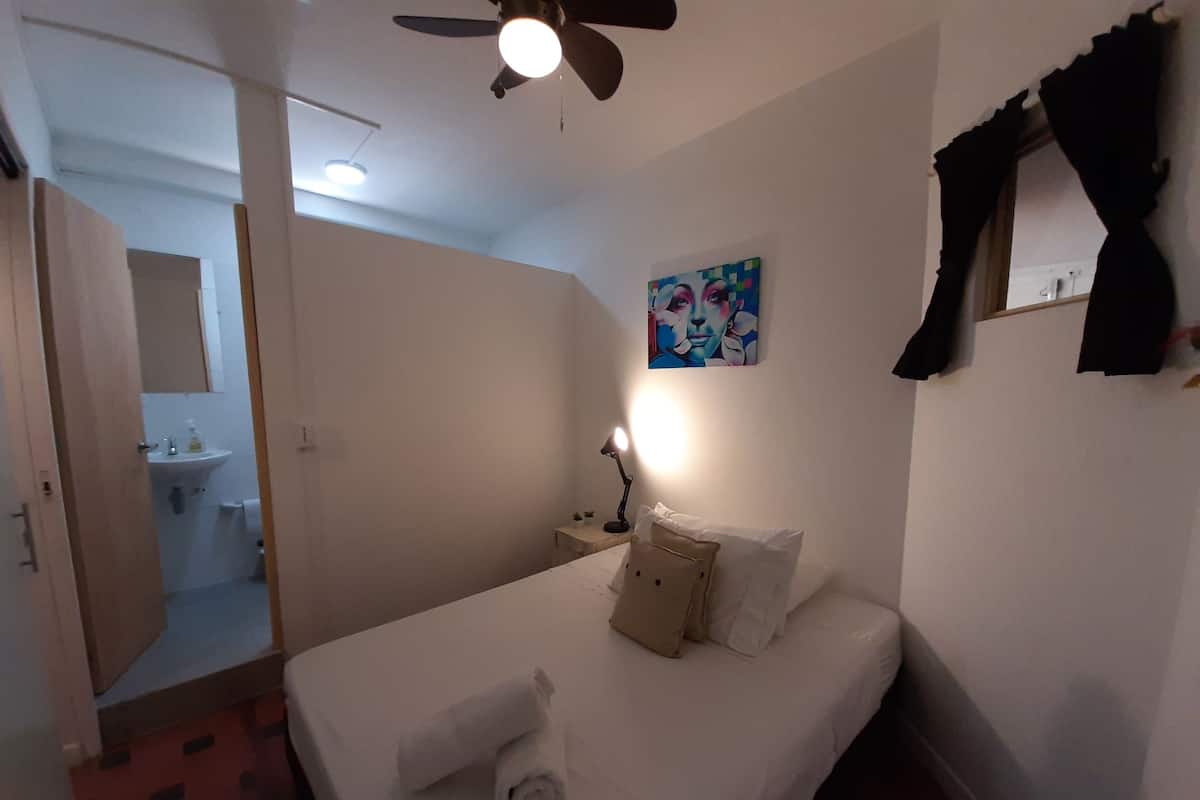 Double Room, Private Bathroom | Premium bedding, in-room safe, individually furnished