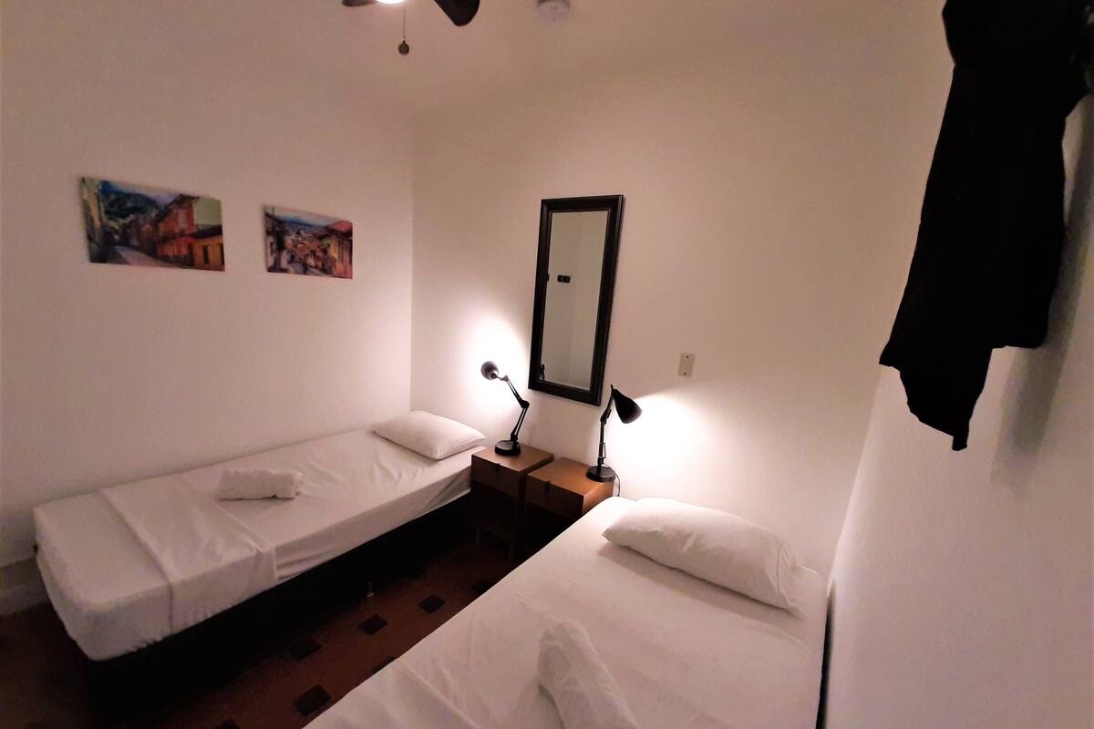 Comfort-Doppel- oder -Zweibettzimmer | Hochwertige Bettwaren, Zimmersafe, Bügeleisen/Bügelbrett