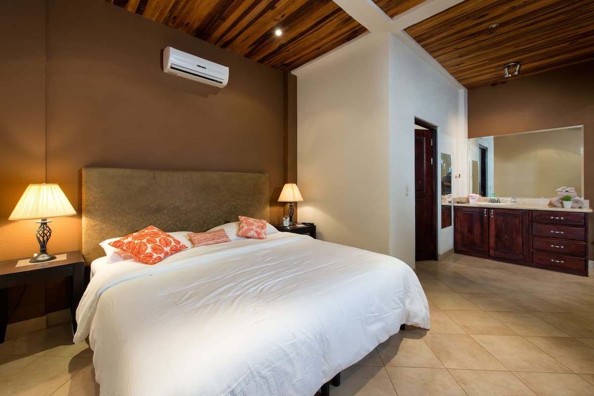 Deluxe Room, Multiple Beds, Pool Access, Ocean View