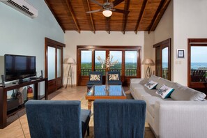 Coin salon dans le hall