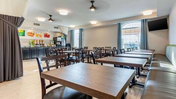 Free daily buffet breakfast