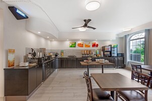 Desayuno buffet incluido todos los días 