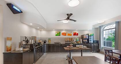 Quality Inn and Suites Oakville-Mississauga