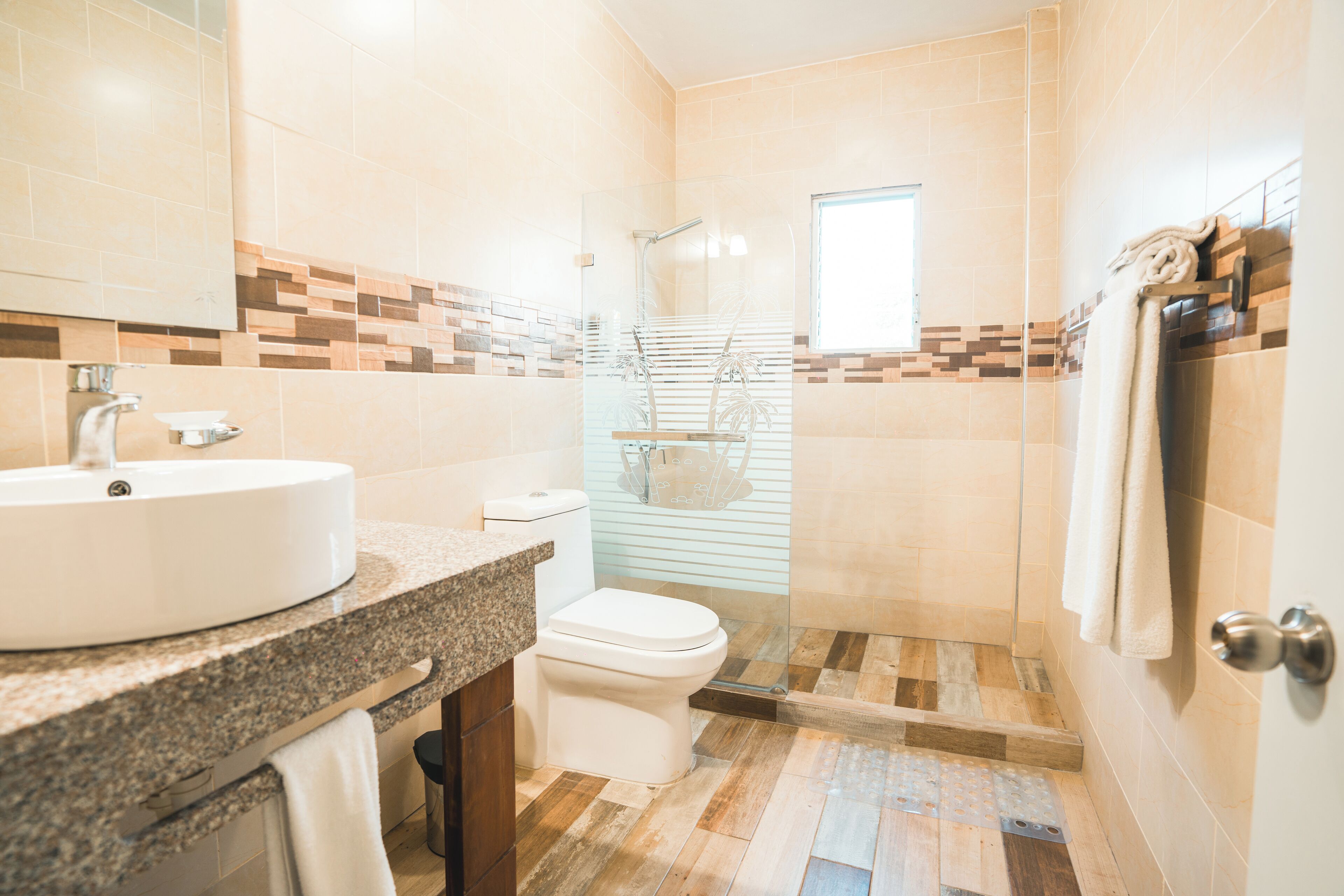 superior room, 1 king bed | in-room safe, desk, laptop workspace, blackout curtains