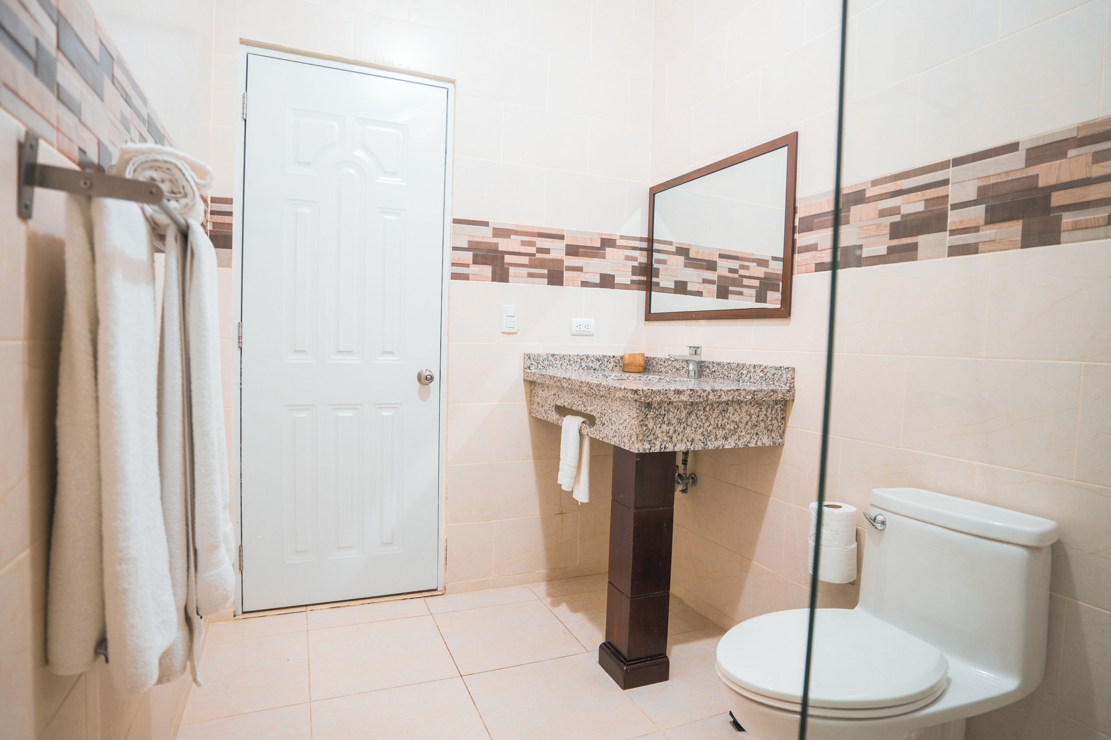 standard room | bathroom | shower, free toiletries, towels