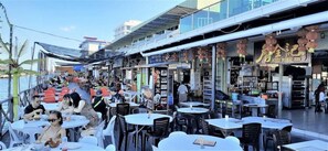 Outdoor dining - Sipadan Inn 1 (Semporna)