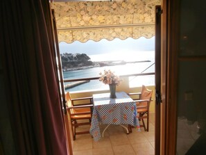 Dining - Haravgi (Alonissos)