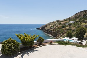 Villa, 2 Bedrooms | Desk, iron/ironing board, free WiFi, bed sheets - Athina Ios Villa (Ios)