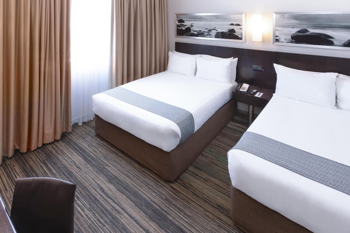 Coffres-forts dans les chambres, bureau