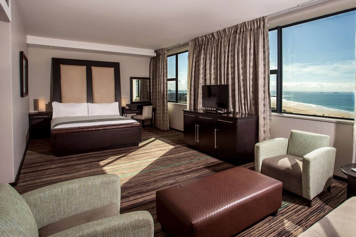 Suite | Coffres-forts dans les chambres, bureau