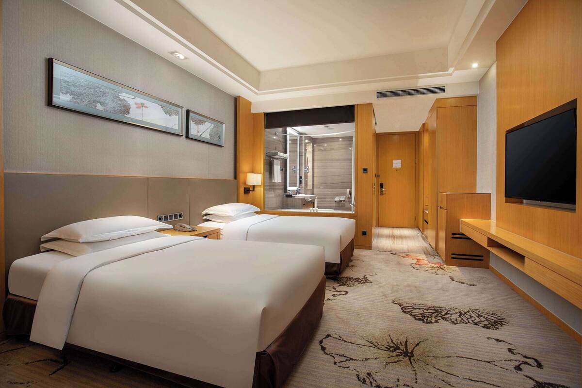 Phòng Tiêu chuẩn (Twin) | Minibar, két bảo mật tại phòng, bàn, phòng cách âm 